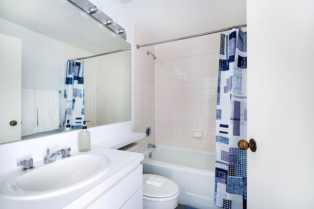 サニー 3 ベッドルーム 3 バスルーム アパートメント ウィズ ラージ バルコニー