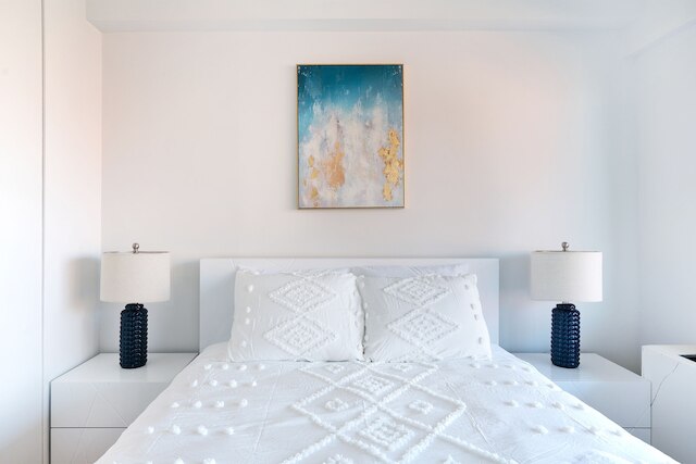 サニー 3 ベッドルーム 3 バスルーム アパートメント ウィズ ラージ バルコニー