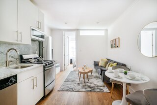 1 ベッドルーム ジェム イン プライム ロケーション オブ NYC