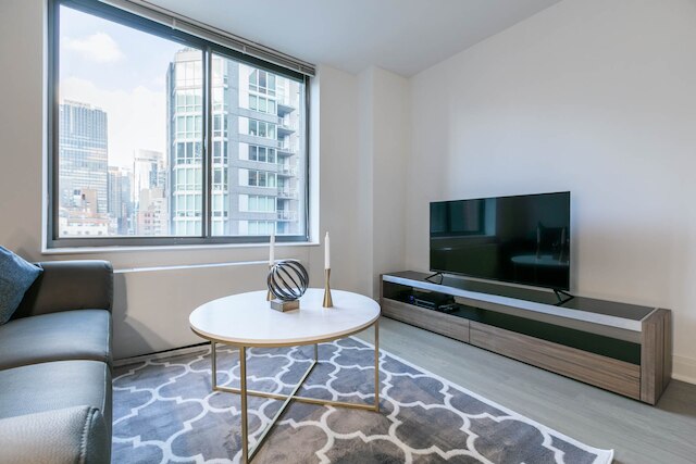 フルリー ファーニッシュド 1 ベッドルーム イン マレー ヒルズ