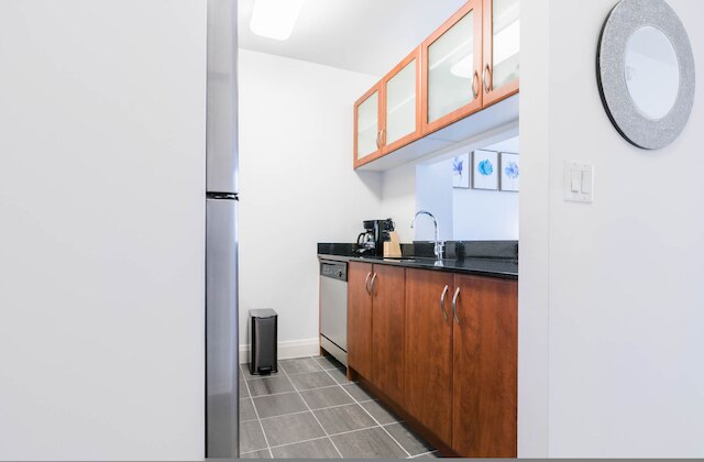 フルリー ファーニッシュド 1 ベッドルーム イン マレー ヒルズ