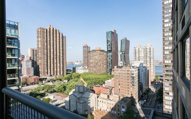 ブライト 2 ベッドルーム 2 バスルーム ユニット ウィズ バルコニー