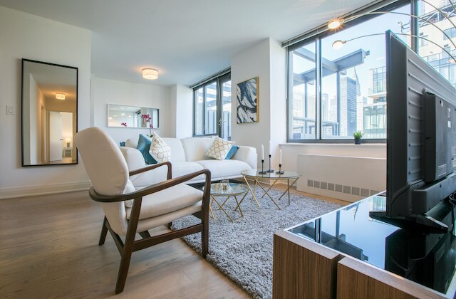 ブライト 2 ベッドルーム 2 バスルーム ユニット ウィズ バルコニー