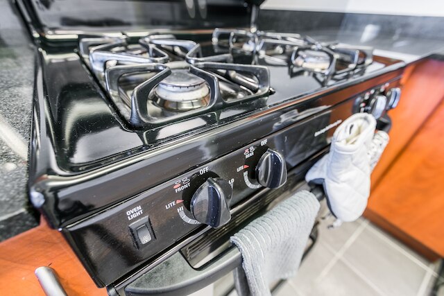 ビューティフル 1 ベッドルーム フルリー ファーニッシュド アパートメント