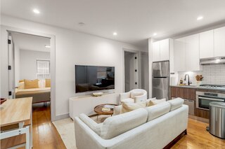 ラグジュアリー 3 ベッドルーム 2 バス アパートメント イン プライム ロケーション オブ NYC