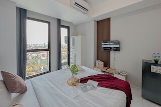 シンプル スタジオ アット ザ トランス アイコン スラバヤ アパートメント