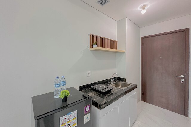 シンプル スタジオ アット ザ トランス アイコン スラバヤ アパートメント