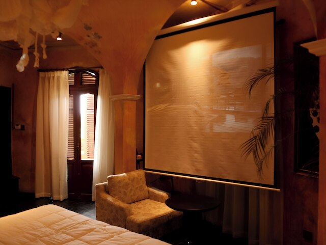 デモ イン & イネ ポエティック スタジオ ステイ