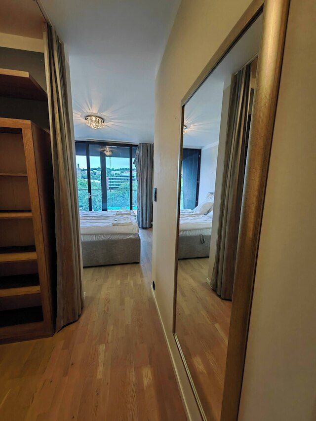 フリー パーキング モダン スミホフ アパート ラージ バルコニー, 10 ミニッツ メトロ トゥ セントラル