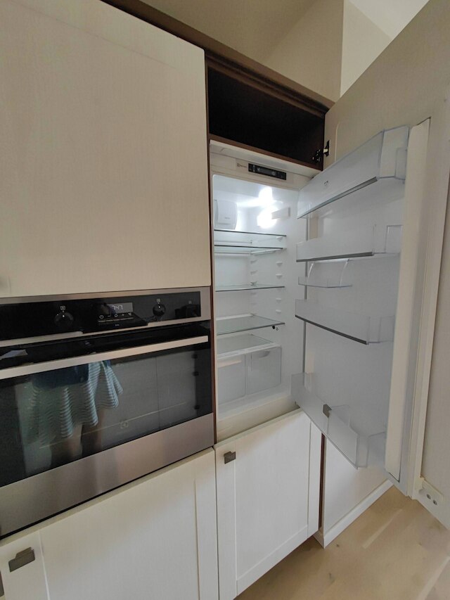 フリー パーキング モダン スミホフ アパート ラージ バルコニー, 10 ミニッツ メトロ トゥ セントラル