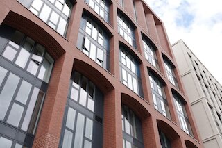 ジョイフル - 2 エンスイート フラット イン M15