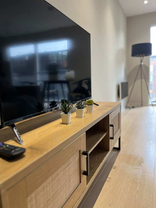 ジョイフル - 2 エンスイート フラット イン M15