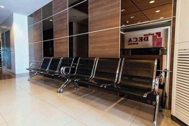 アーバン デカ タワー OYO