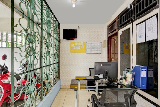 OYO 94908 デマング コステル