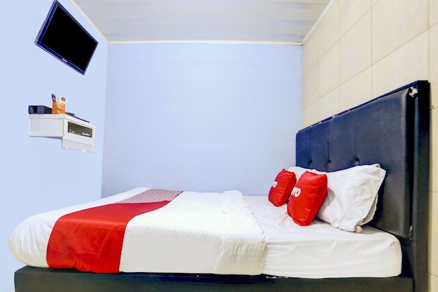 OYO 94908 デマング コステル