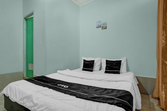 OYO 94908 デマング コステル