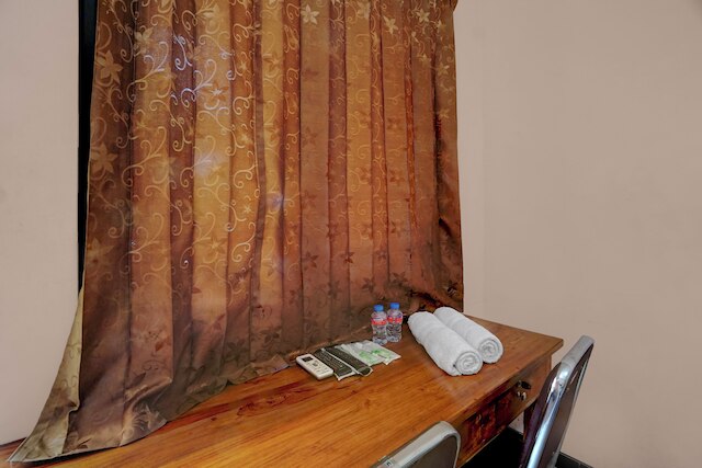 OYO 94899 ニルスコスト シャリア ニア UPN