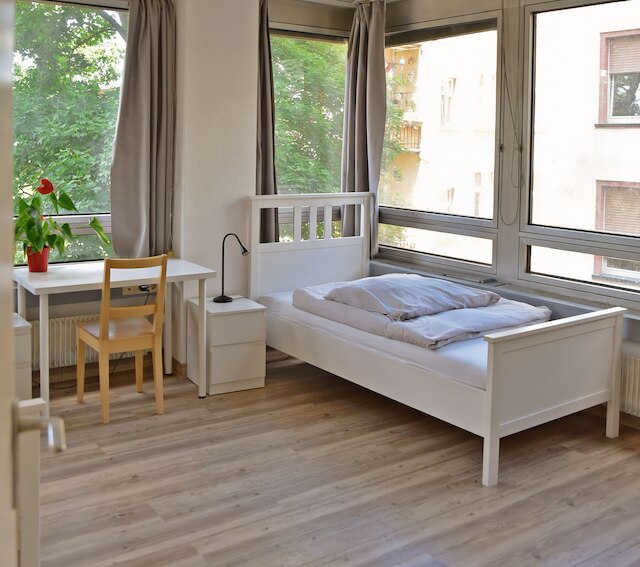 ユンゲス ヴォーネン アム ムゼウムスウーファー