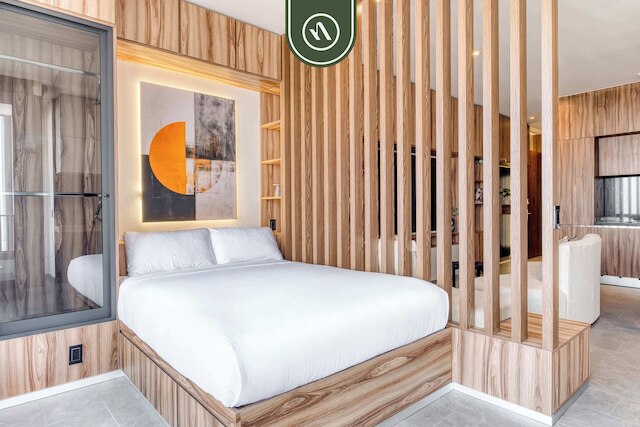 ラグジュアリー スタジオ - レボリューション モニュメント ビュー - プール