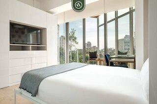 ニュー 1 ベッドルーム コンド イン フロント オブ シベレス - ローマ - コンデサ