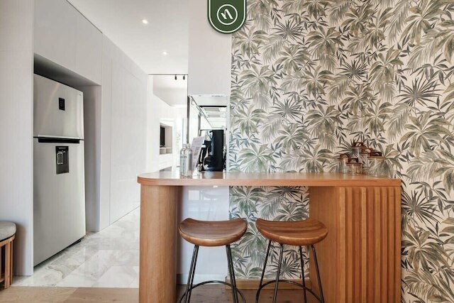 ニュー 1 ベッドルーム コンド イン フロント オブ シベレス - ローマ - コンデサ