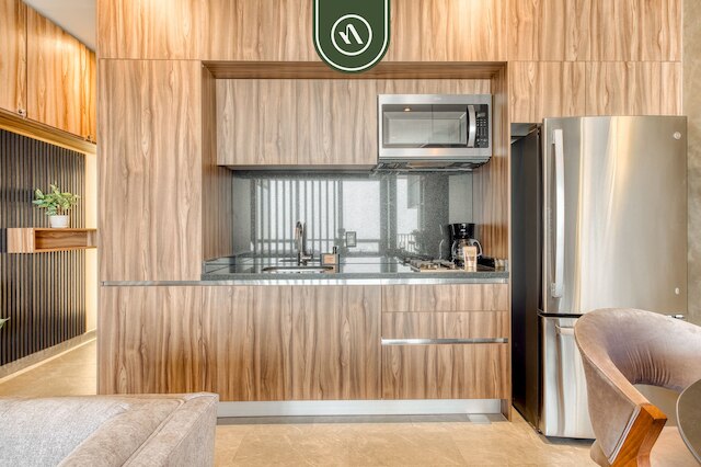 ラグジュアリー スタジオ - プール - レボリューション モニュメント ビュー