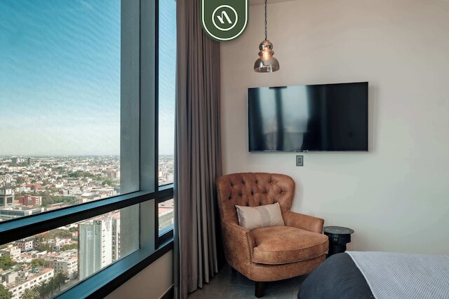 スタジオ オーバールッキング ザ レボリューション モニュメント