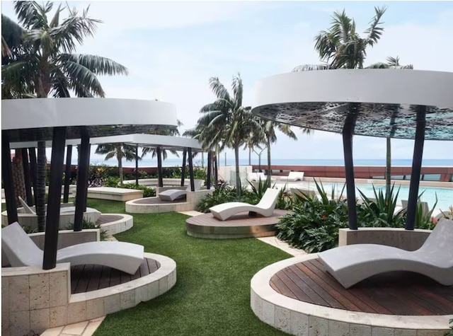 ジュエル レジデンス ラグジュアリー サーファーズ パラダイス アパートメント ウィズ シェアード プール