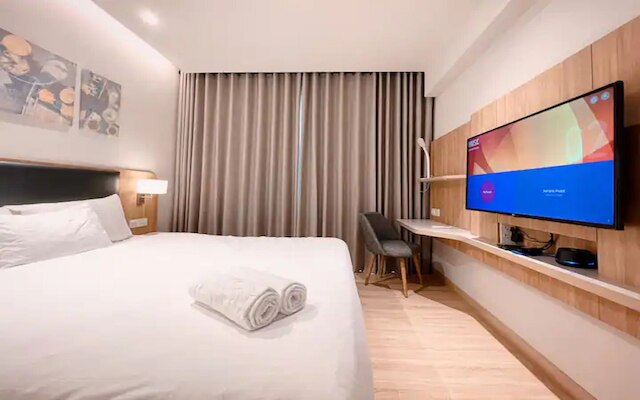 ブルースカイ セーリング ラックステイ ホーチミンシティ