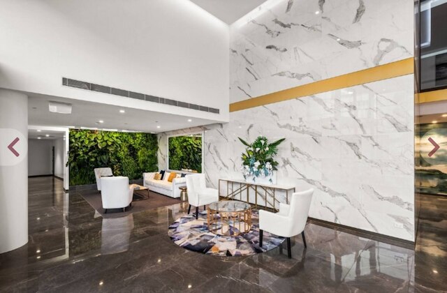 スペーシャス シティ エスケープ ウィズ プール ジム & フリー パーキング