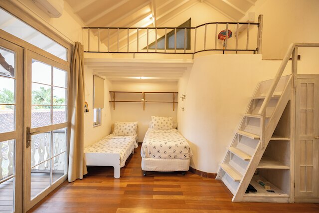 チャーミング トゥー ベッドルーム ヴィラ ニア セミニャック