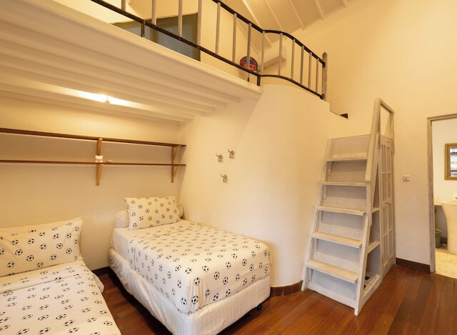 チャーミング トゥー ベッドルーム ヴィラ ニア セミニャック