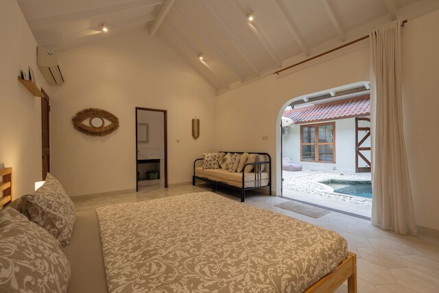 チャーミング トゥー ベッドルーム ヴィラ ニア セミニャック