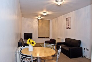 マンチェスター ハイ ストリート