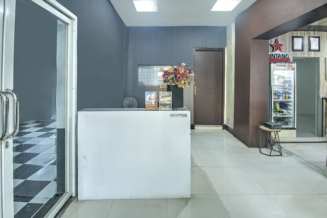 ホテル O マカッサル ニア モール パナクカン フォーマリー ホテル ラッキーイン マカッサル