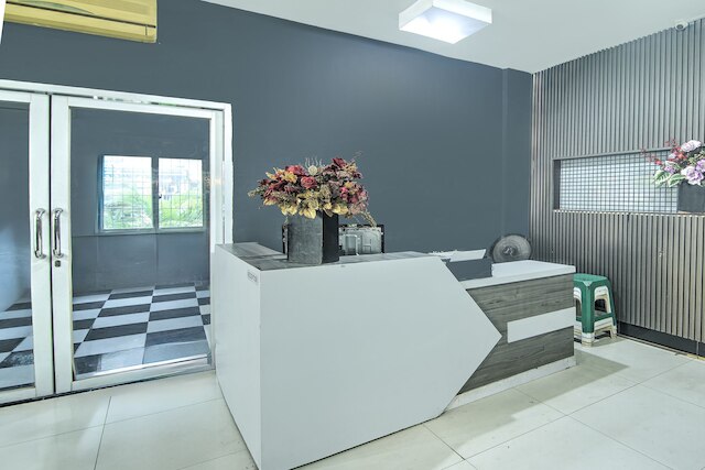 ホテル O マカッサル ニア モール パナクカン フォーマリー ホテル ラッキーイン マカッサル