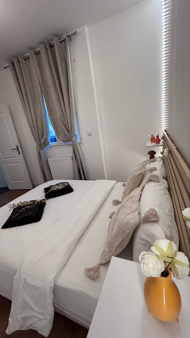 ラ メゾン ドゥ パリ エスト カルム エ モダーン