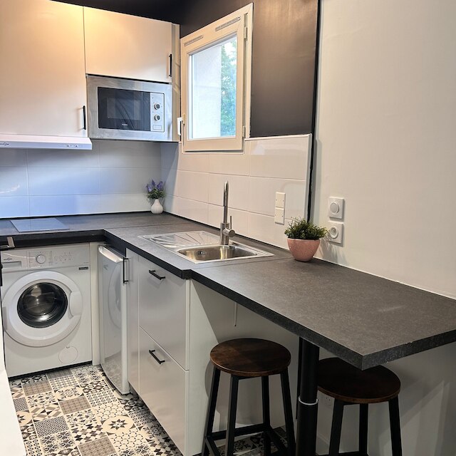 ラ メゾン ドゥ パリ エスト カルム エ モダーン