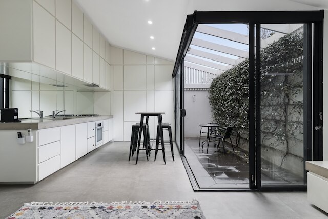 スタイリッシュ 2ベッドルーム ハウス ウォーク トゥ パークス & カフェズ