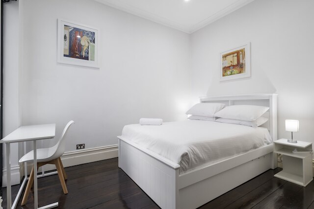 スタイリッシュ 2ベッドルーム ハウス ウォーク トゥ パークス & カフェズ