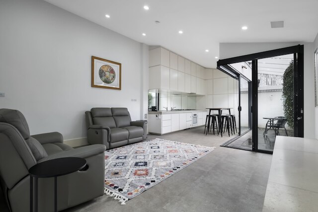 スタイリッシュ 2ベッドルーム ハウス ウォーク トゥ パークス & カフェズ