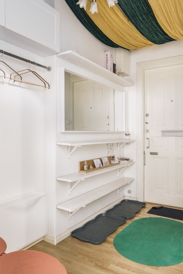 1 ベッドルーム デミュア デザイン アーバン リビング スペース