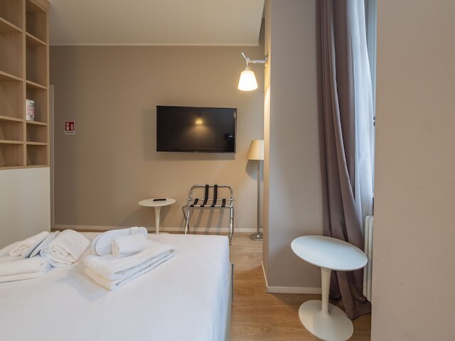 フレグリア G - ラージ スタジオ スイート クローズ トゥ ドゥオーモ