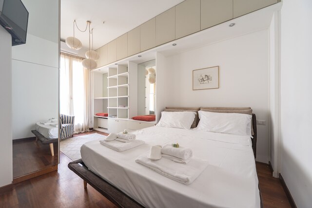 S マルコ - ブライト セントラル 1 ベッドルーム ウィズ バルコニー イン ブレラ