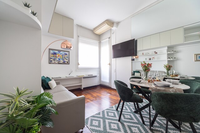 S マルコ - ブライト セントラル 1 ベッドルーム ウィズ バルコニー イン ブレラ