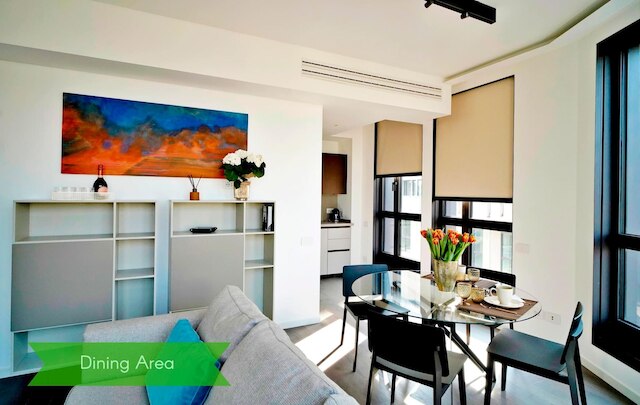 S バビラ セントラル タワー ウィズ ルーフトップ テラス イン サン バビラ