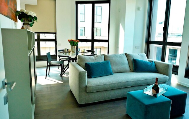 S バビラ セントラル タワー ウィズ ルーフトップ テラス イン サン バビラ