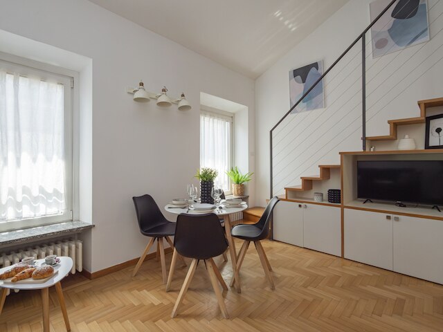 ヴィコロ フィオーリ - モダン スプリット レベル ロフト イン ザ ハート オブ ブレラ