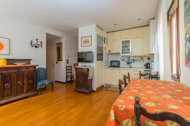 ゲストホスト - サニー ドルソドゥーロ アパートメント