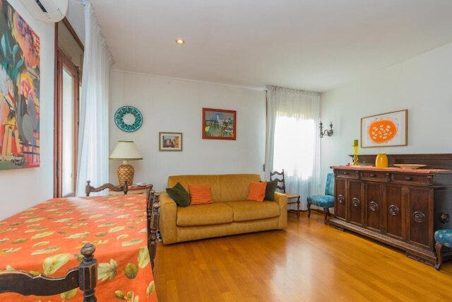 ゲストホスト - サニー ドルソドゥーロ アパートメント